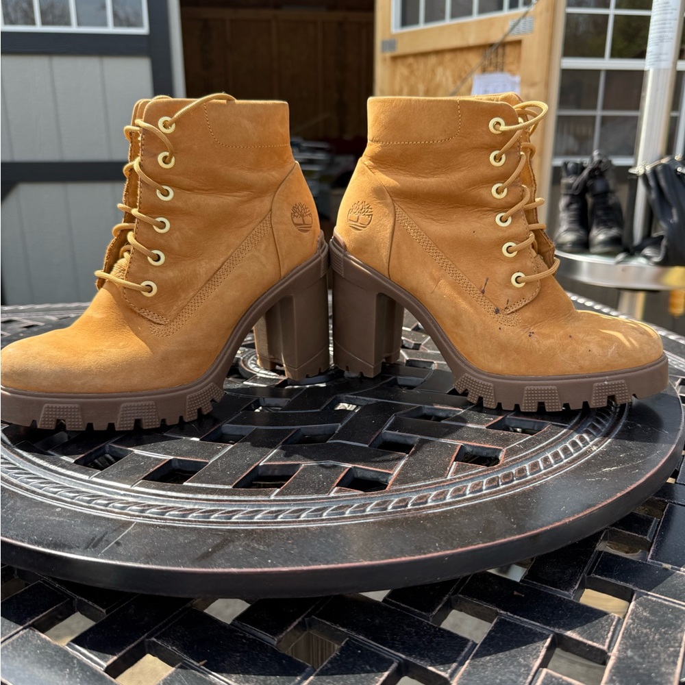 Timberland Women's Tan Heeled Boots